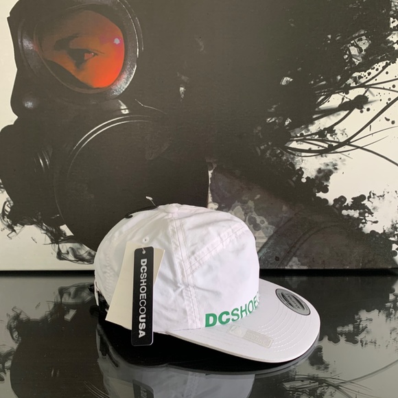 DC SHOES ZIP 5-PANEL WATER PROOF ADJUSTABLE HAT - Picture 3 of 5